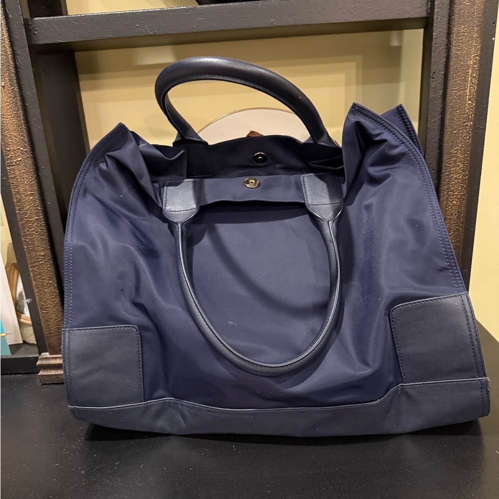 Tory Burch. 16” x 12” - Picture 10 of 11
